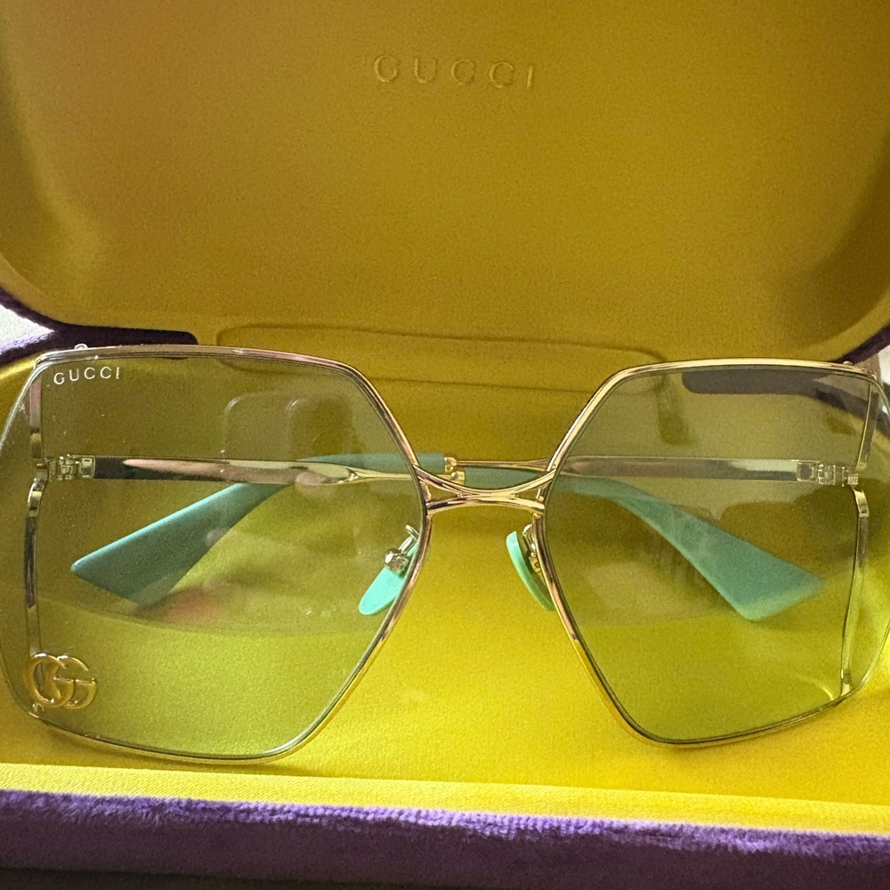 Authentic GUCCI gold frame sunglasses - Picture 2 of 10